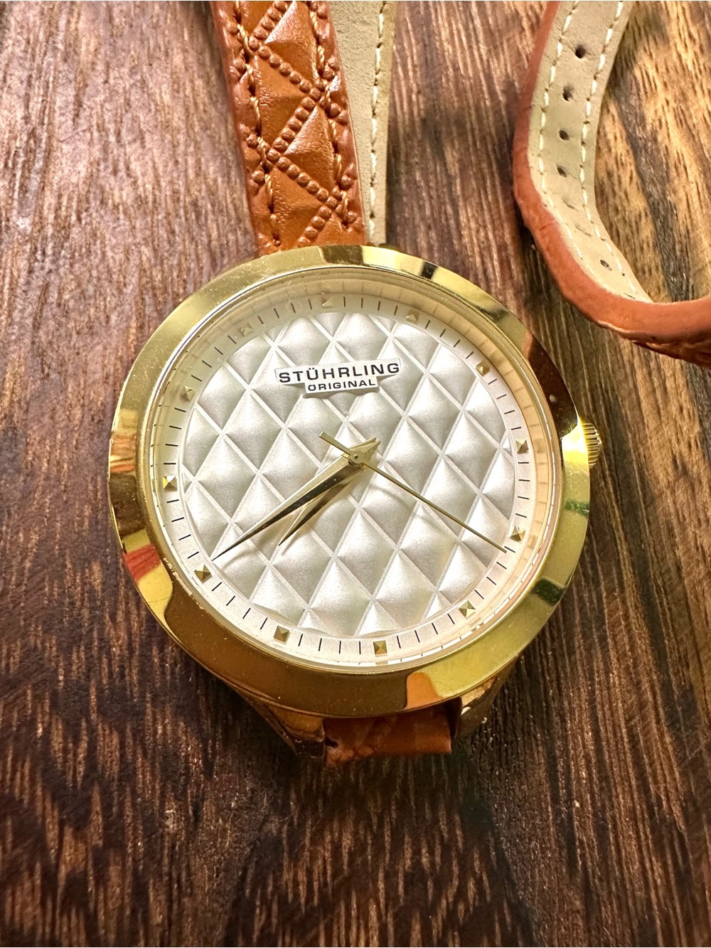 Stührling Original Audrey 462 Quartz Diamond Quilt Face Watch